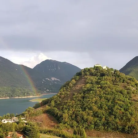 Vendégház Rainbow House Castel di Tora