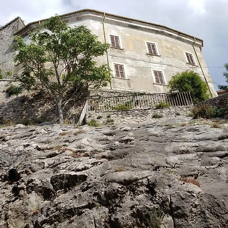 Rainbow House * Castel di Tora